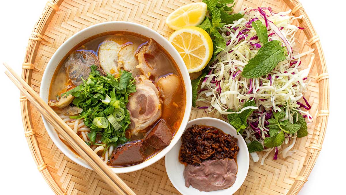Vietnam Noodle Soup - bun bo hue vietnam